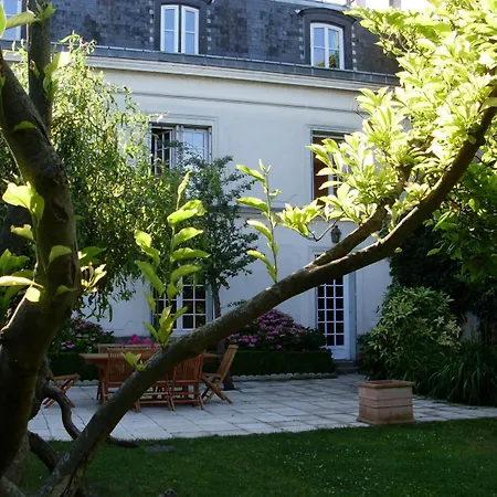 Oda ve Kahvaltı Trianon Versailles Le Chesnay (Yvelines)